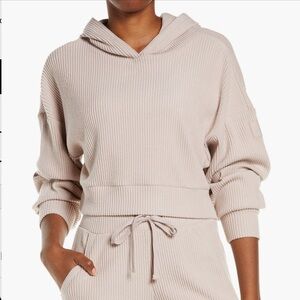 Alo Muse Cozy Ribbed Cropped Hoodie